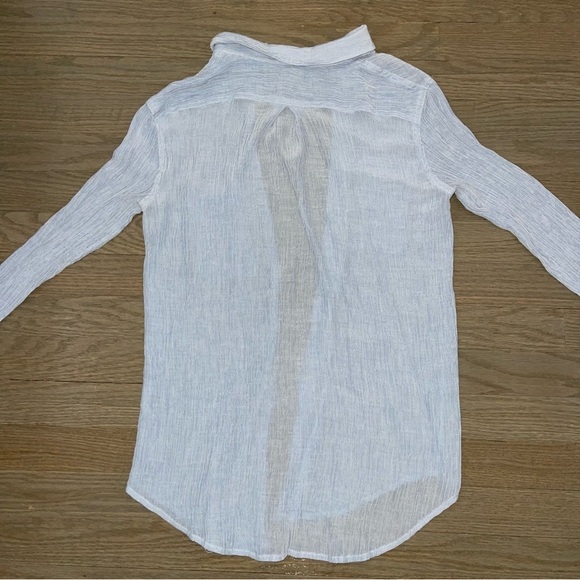 Club Monaco Women's Light Blue Button Down Shirt Size Small - Picture 6 of 6